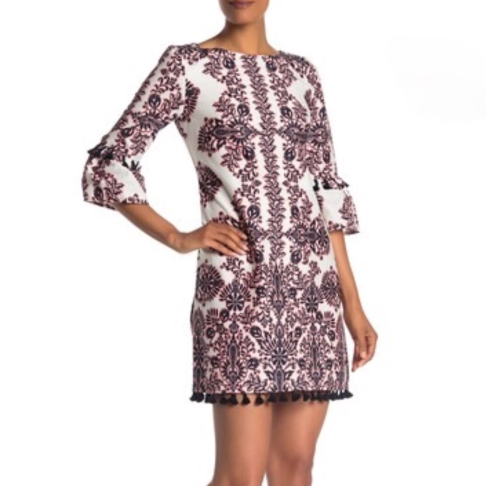 🍭Vince Camuto Bell Sleeve Tassel Shift Dress!!